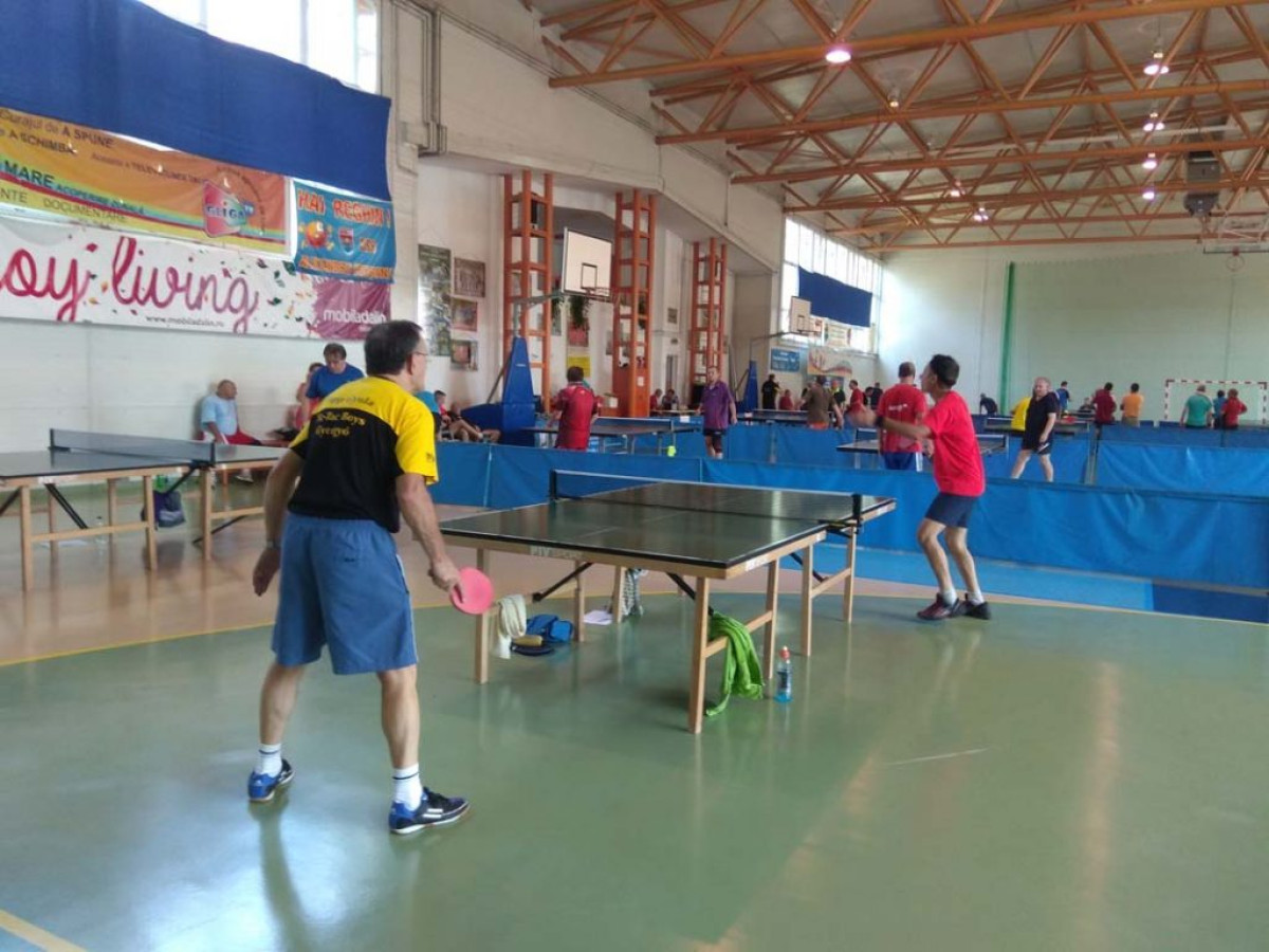 /storage/img/big_recikk-szaszregenben-asztaliteniszeztunk-cs-ping-pong-gheorgheni-11.jpg