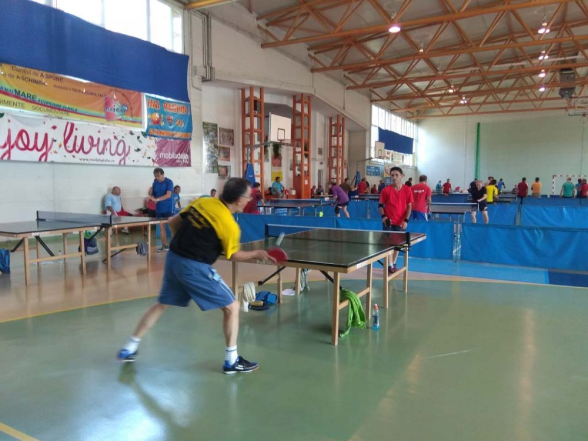 /storage/img/big_recikk-szaszregenben-asztaliteniszeztunk-cs-ping-pong-gheorgheni-12.jpg